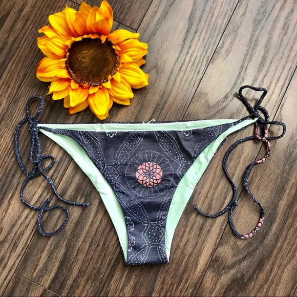 🦋B2G1🦋TAVIK JAX Yokota Floral Bikini Bottoms NWT | LARGE | - Picture 3 of 9